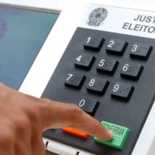 Eleição de 2024 tem suspeita de fraude por transferência em massa de eleitores entre cidades.