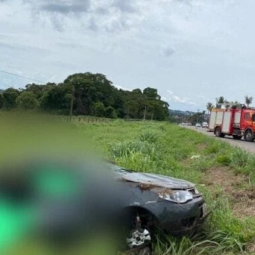 Duas pessoas morrem, uma delas decapitada, em capotamento na GO-070, em Goianira.