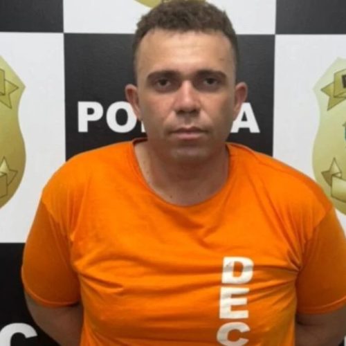 Homem é preso suspeito de roubar armas de fogo em delegacia