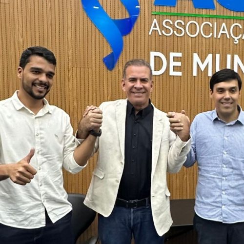 Prefeito de Hidrolândia é eleito presidente da AGM e nega acordo para não disputar em 2026